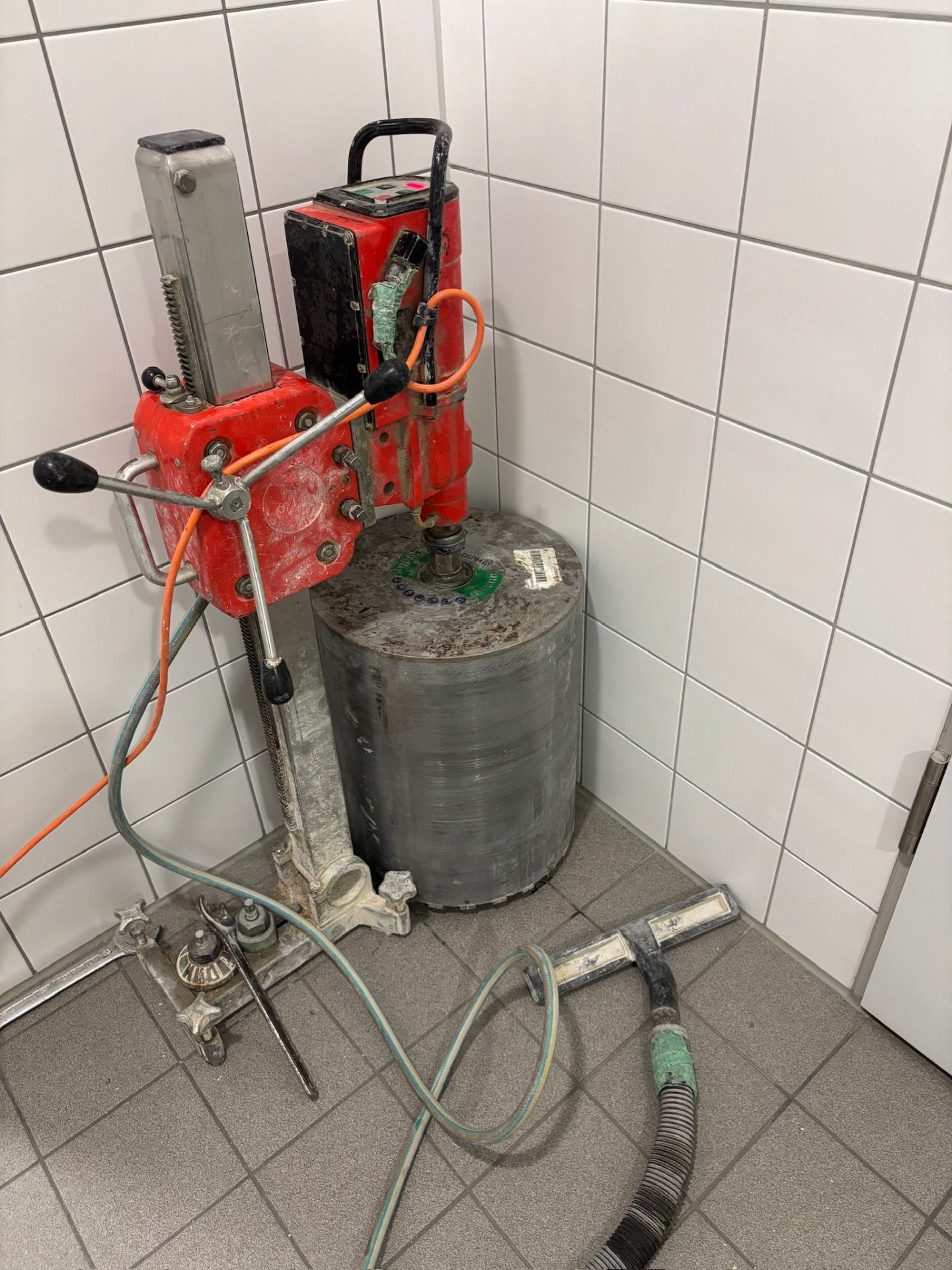 Kernbohrung Grossdurchmesser im Sanitärbereich